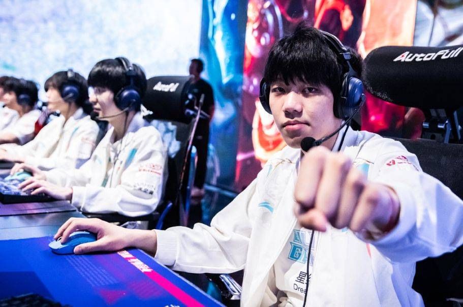 全世界最受欢迎的LOL战队？T1遥遥领先