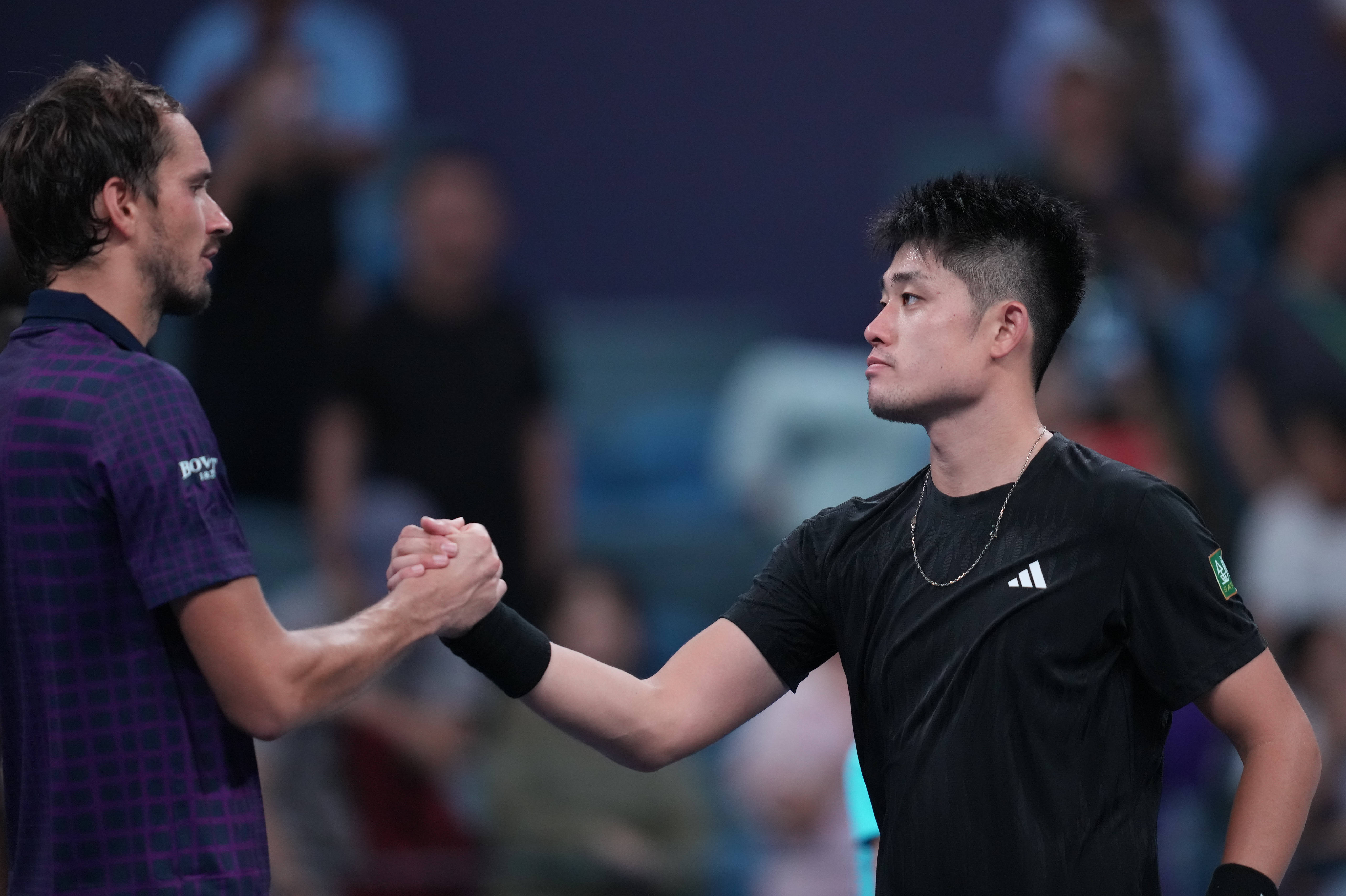 （体育）网球——杭州公开赛：吴易昺晋级四强