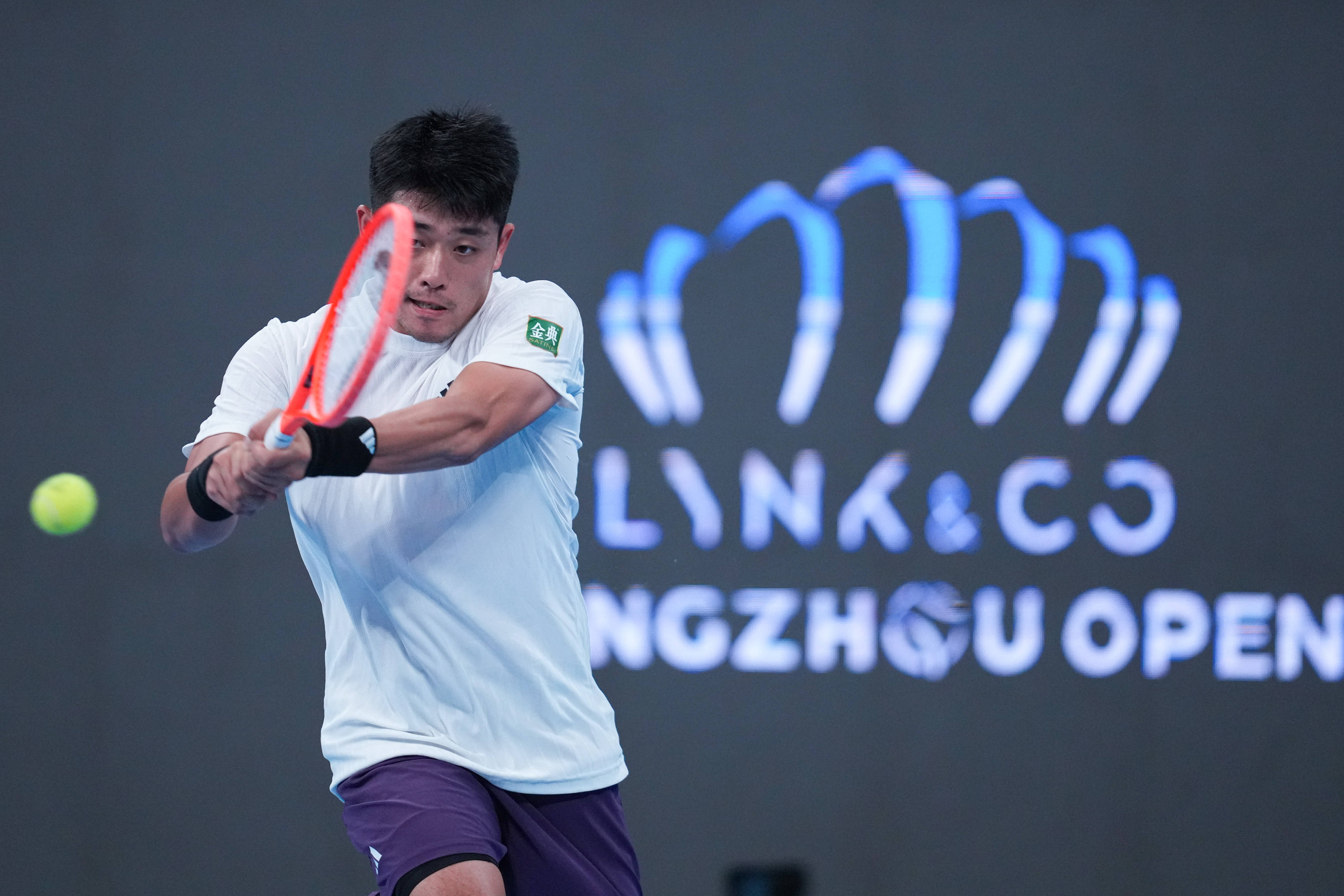 （体育）网球——杭州公开赛：吴易昺晋级四强