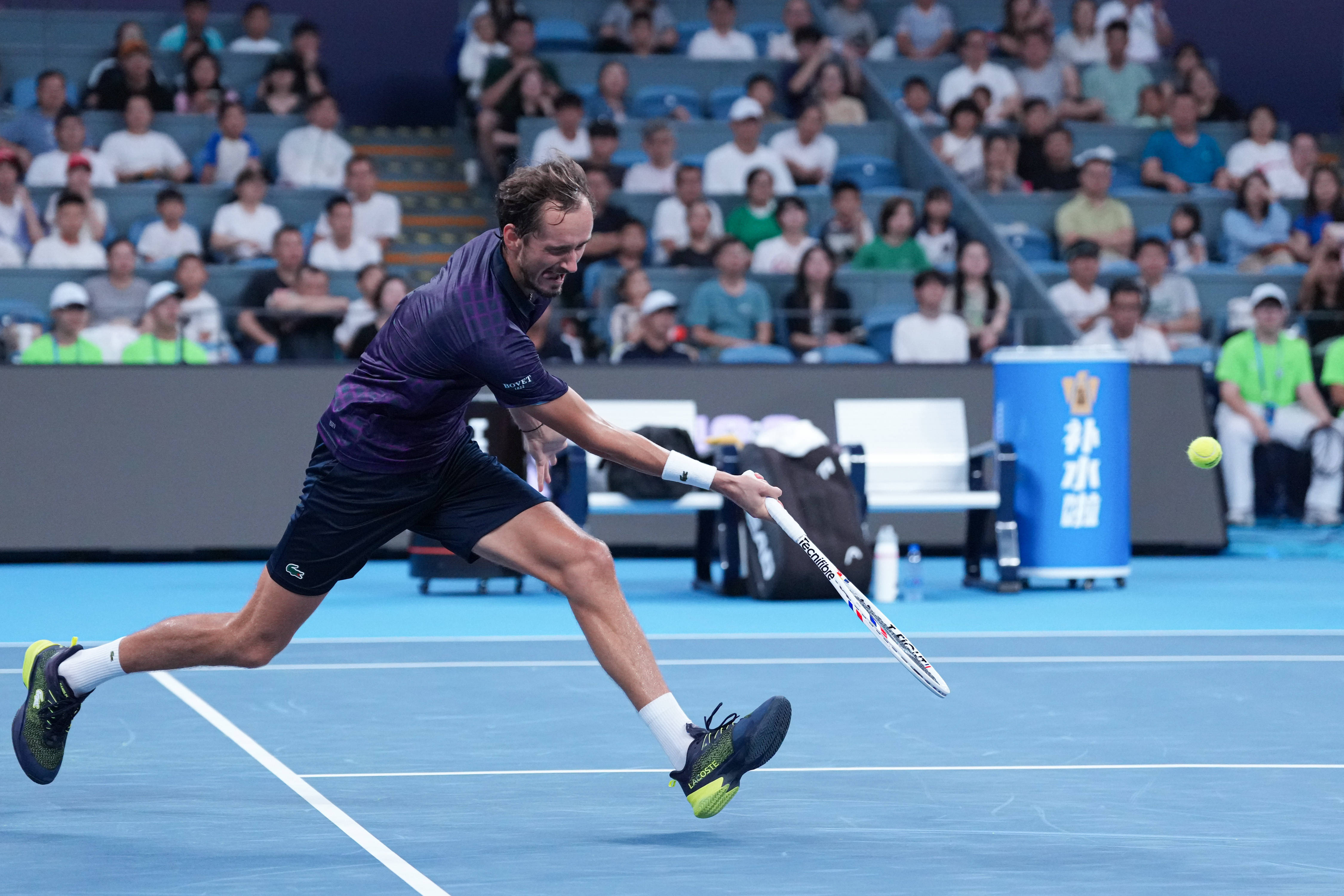 （体育）网球——杭州公开赛：吴易昺晋级四强