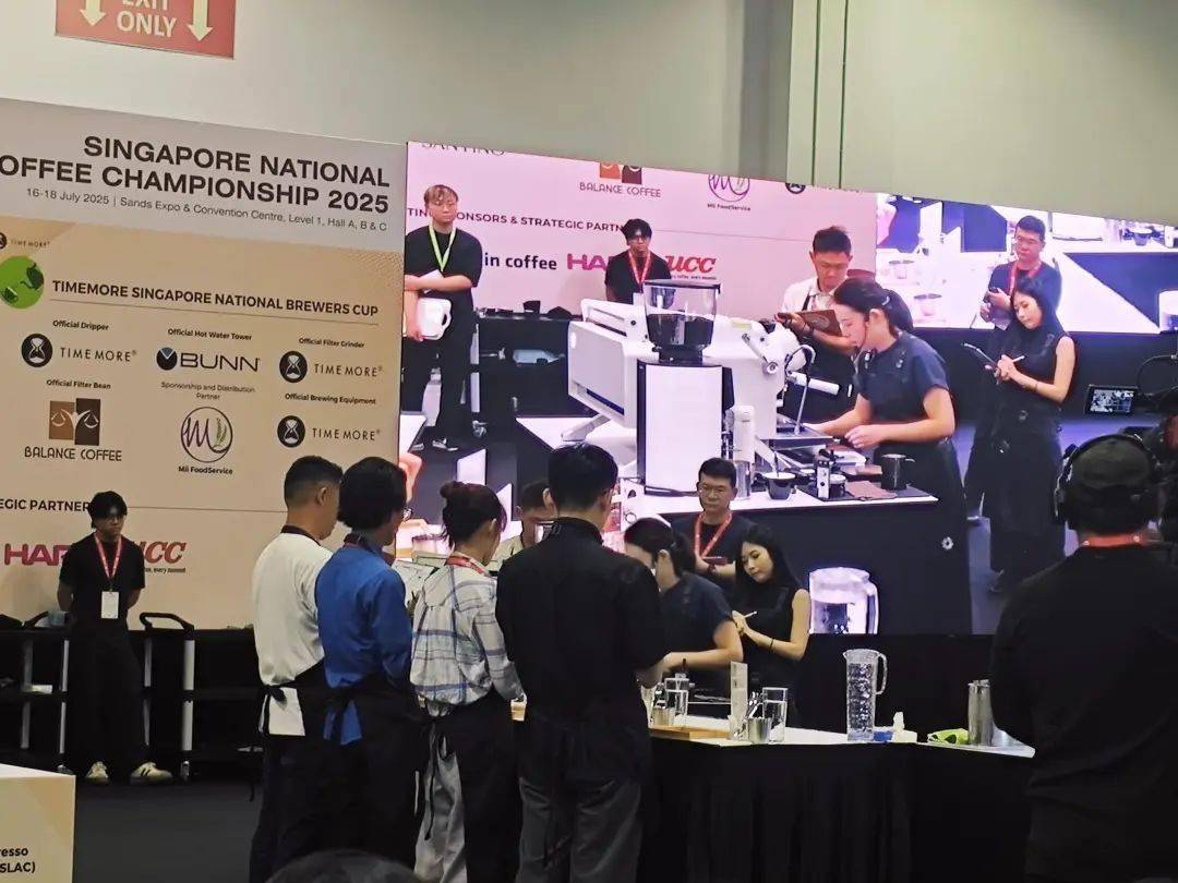賽(sài)事廻(huí)顾｜新加坡全國(guó)咖啡(fēi)锦标賽(sài)（SNCC）比(bǐ)賽(sài)指(zhǐ)定用机：Tamp;Z品牌飛(fēi)跃咖啡(fēi)机閃(shǎn)耀(yào)國(guó)际舞台，广受好(hǎo)评！