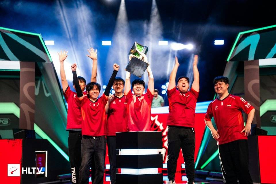 CNCS迎来了久违的冠(guān)軍(jūn)！CN.LOL什么时候才能重铸荣光？