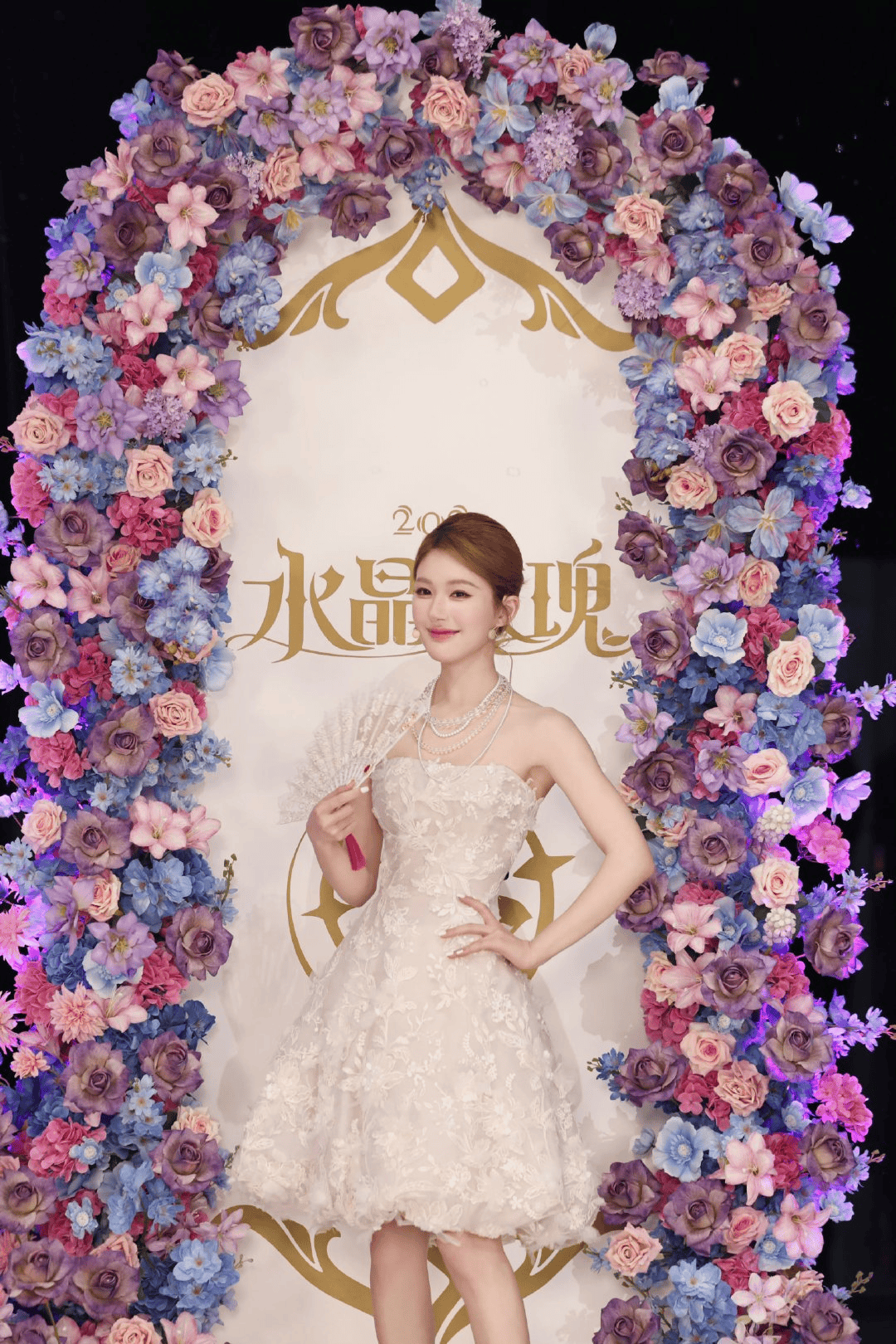 LOL手游"老友记"：看手游如何把明星变成玩家的"峡谷邻居"