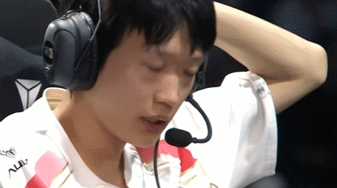 LPL上演绝望一幕！解说现场痛哭，二路哀声一片，真正的末日来了