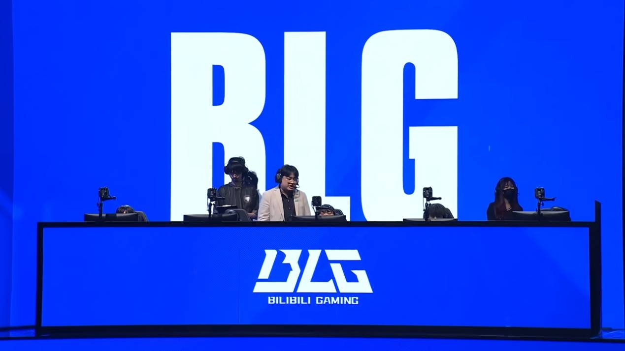 LPL上演绝望一幕！解说现场痛哭，二路哀声一片，真正的末日来了