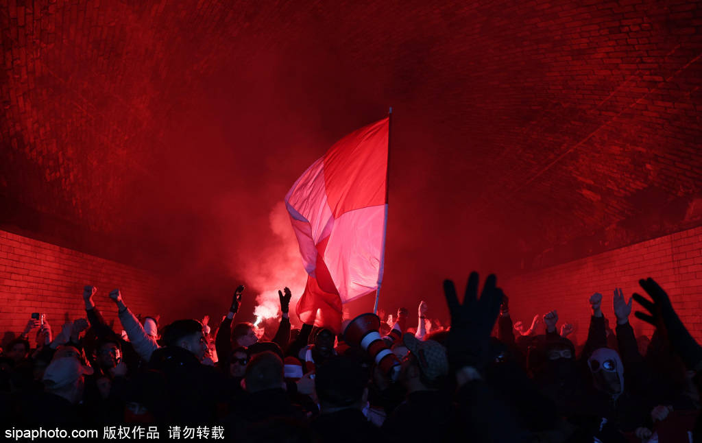 天秀操作！阿森纳官(guān)方视角(jiǎo)：道曼穿(chuān)裆接馬(mǎ)賽(sài)回旋，最后挑射破門(mén)