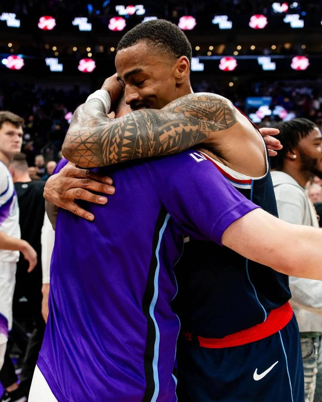 狂输37分！NBA最大冷门！休赛期总冠军翻船了